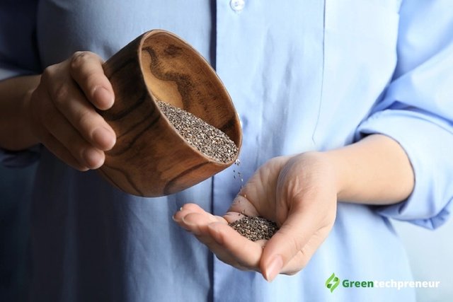 The-Ultimate-Guide-to-Organic-Chia-Seeds-Benefits-Uses-and-Storage-Tips-3.jpg