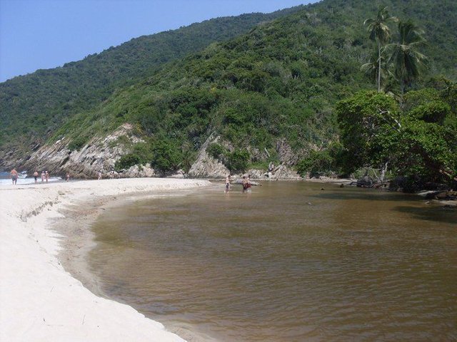 Río de Bahía de Cata, Edo_ Aragua.jpg