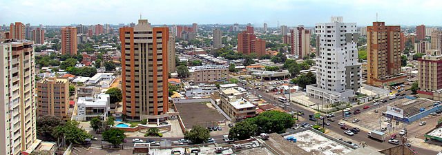 640px-Maracaibo_panoramica_avenida_Cecilio_Acosta_cuted.jpg