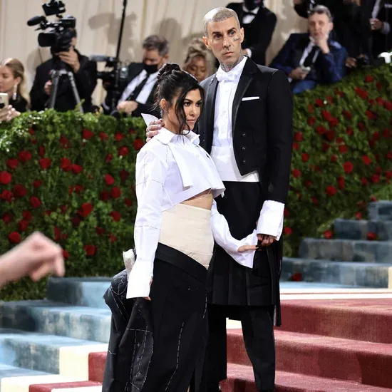 kourtney-kardashian-travis-barker-outfits-met-gala-2022.webp