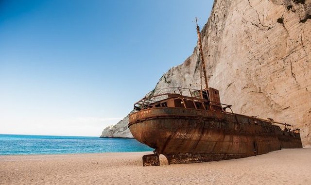 shipwreck-beach-zakynthos-zante-21365756472.jpg