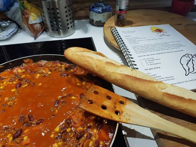 chili con carne kitchen .jpg