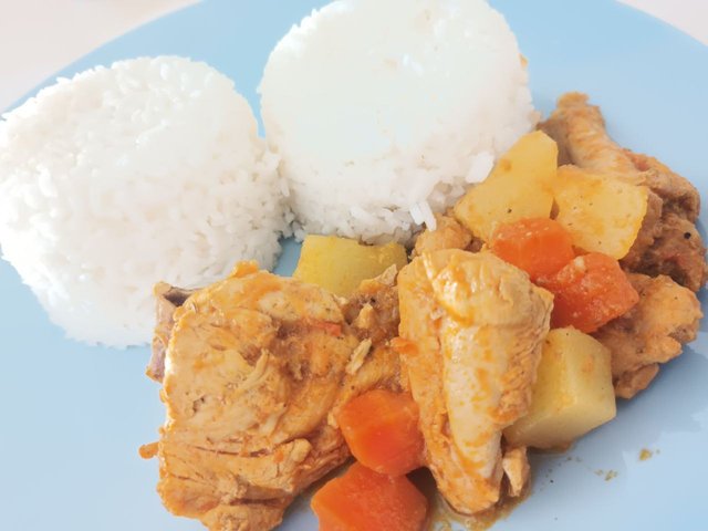 Pollo Guisado.jpg