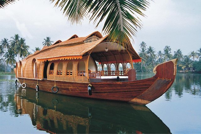 houseboat-Copy.jpg