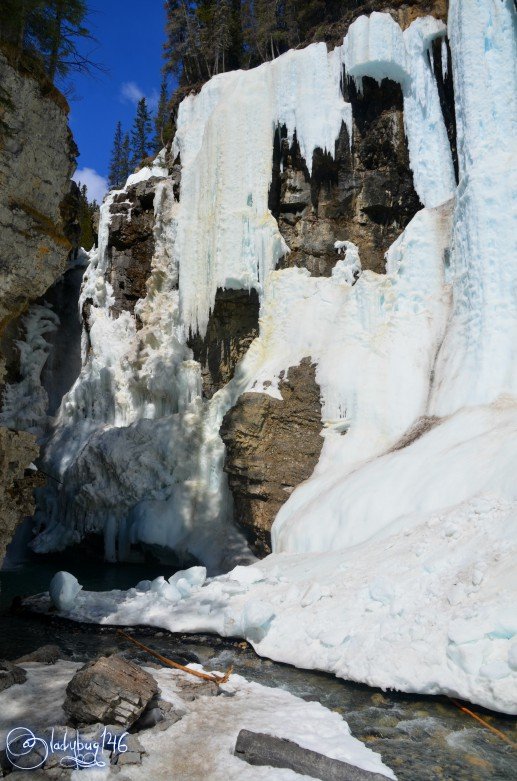 johnston_canyon_upper_falls.jpg