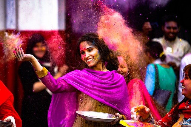 holi-2416686_640.jpg