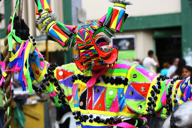 Carnival-colors-colores-disfraz-carnaval-dominicano-diablo-cojuelo-.jpg