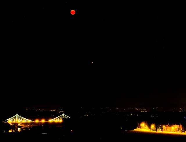 Bloody moon 3.jpg