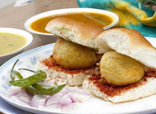 shivaji-vadapav.jpg