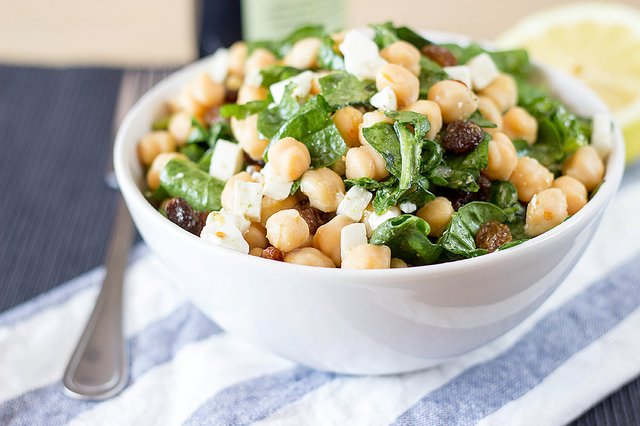 chickpea-spinach-salad-1244px-2.jpg