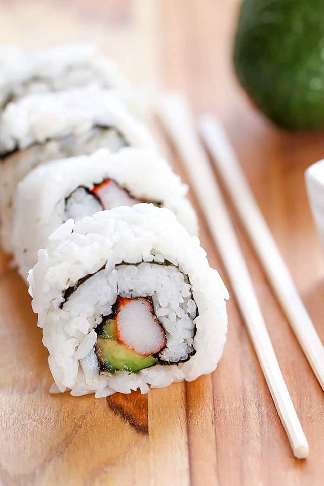 california-sushi-rolls-4.jpg