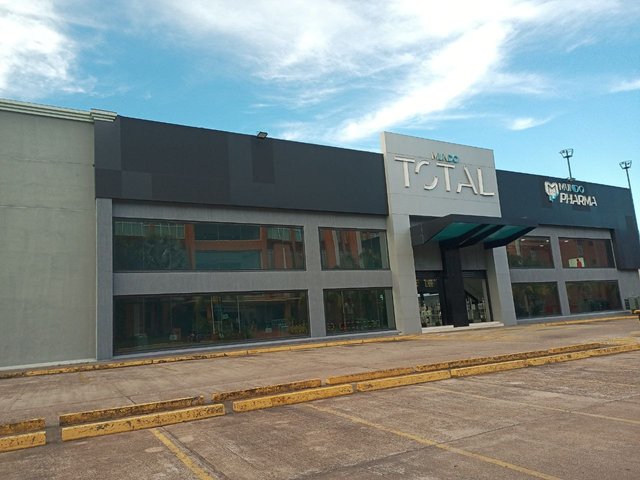 Tienda Total CC la Cascada 1.jpg