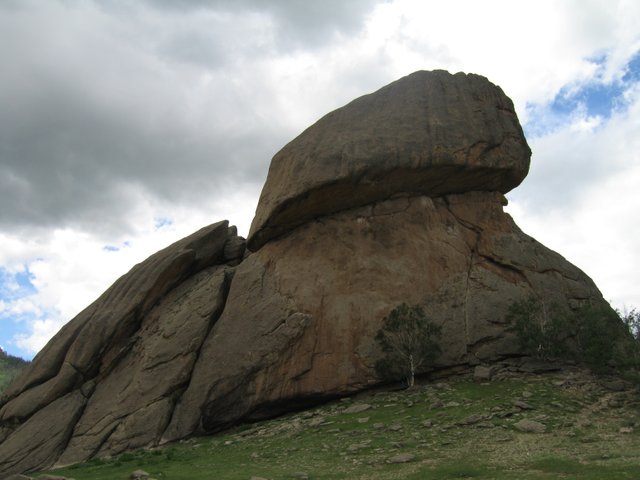 Turtle_Rock_Mongolia.jpg