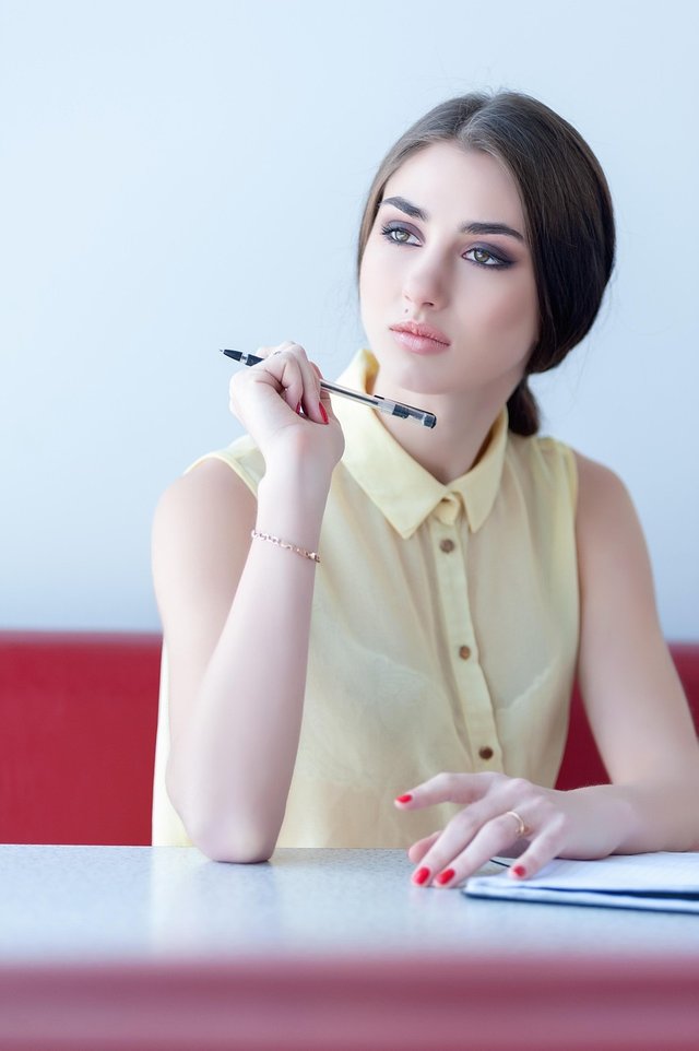 woman-6163733_1280.jpg