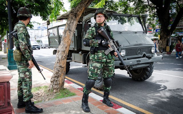 1200px-2014_0526_Thailand_coup_Chang_Phueak_Gate_Chiang_Mai_02.jpg