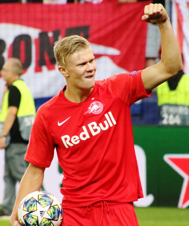 FC_Salzburg_versus._KRC_Genk_(UEFA_Championsleague_17._September_2019)_31.jpg