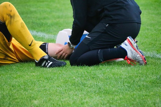 goalkeeper-6514920_1280.jpg