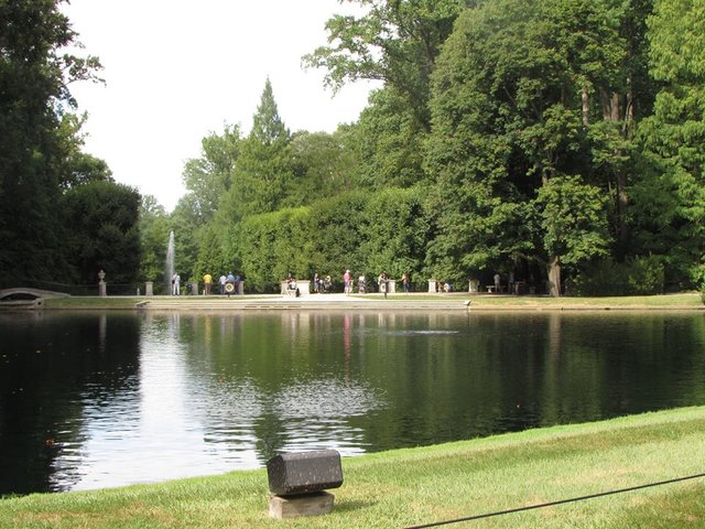 longwoodgarden laguna.jpg