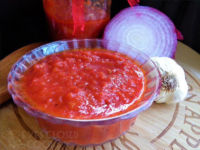 EyesClosedCooking-HomemadeMarinaraSauce---01.jpg