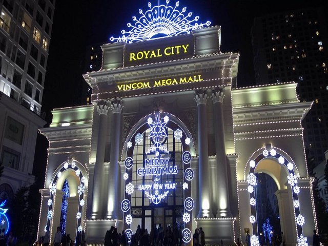 Vincom-Mega-Mall-Royal-City.jpg