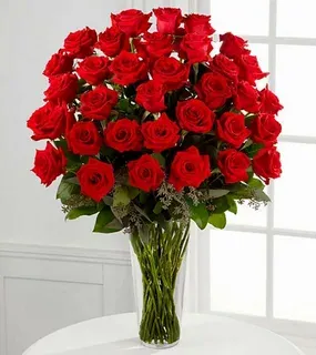 Reds in a Vase.png