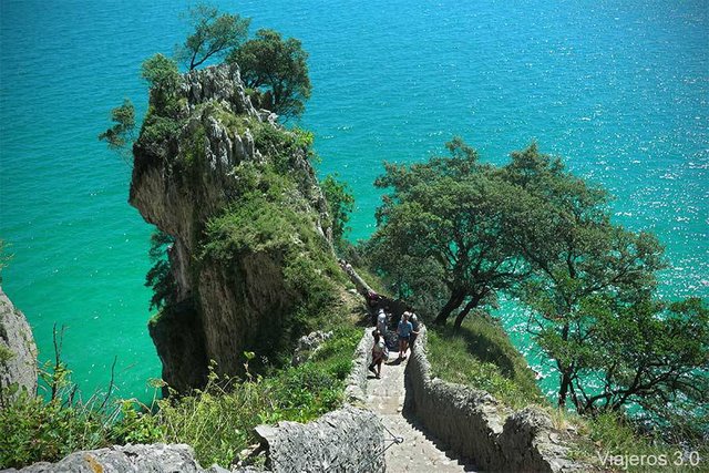 escaleras-faro-del-caballo.jpg