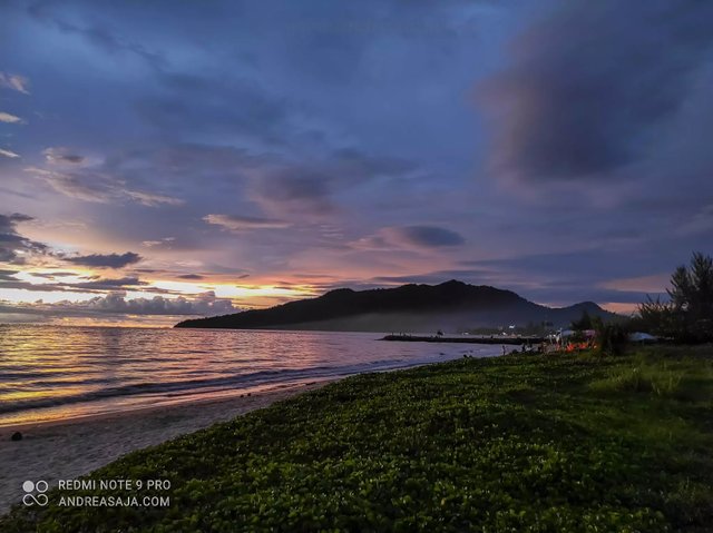 Sore-di-Pantai-Indah-Pandan.jpg