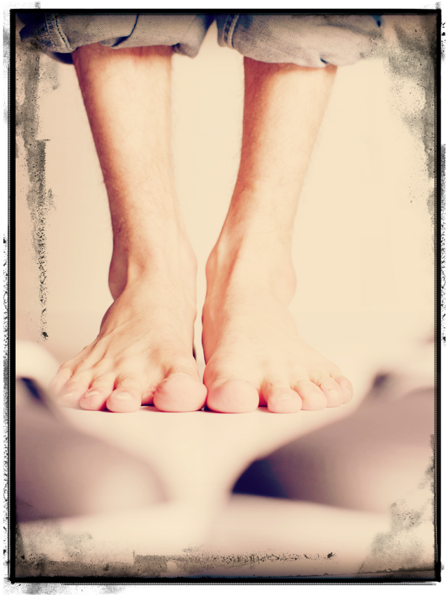 feet-2138928_1920.png