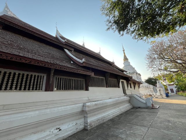 Wat Phra Kaew Don Tao Suchadaram6.jpg