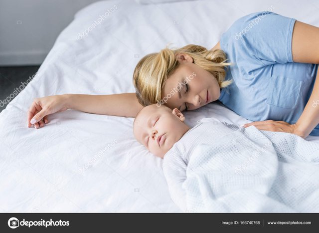 depositphotos_166740768-stock-photo-mother-and-baby-sleeping-together.jpg