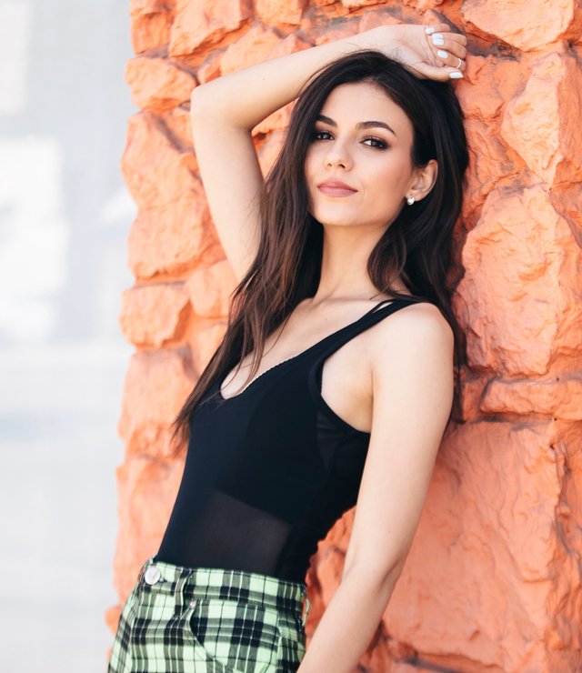 victoriajustice-20180610-0002.jpg