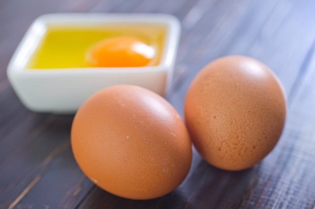 Egg-vitamins-and-nutrients__ResizedImageWzgwMCw1MzNd.jpg