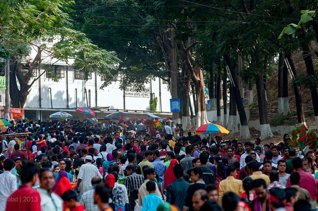 800px-Boishakhi_Mela_in_Chittagong,_Pohela_Boishakh_(2013)_-_19372421001.jpg