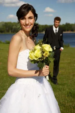 How-Look-Good-Wedding-Photos-2010-06-24-060011.webp