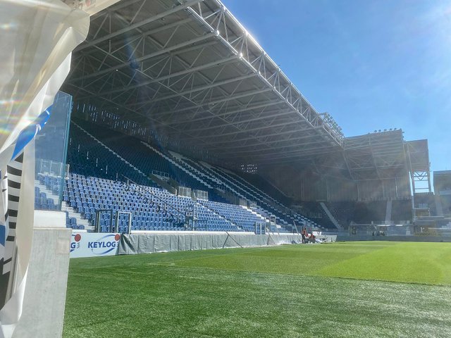 2048px-The_Gewiss_Stadium_in_2020.jpg