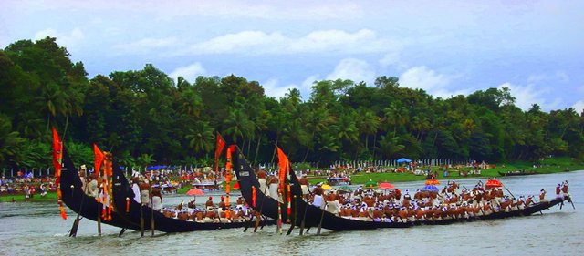Aranmula-boat_race-_Kerala-India-1.jpg