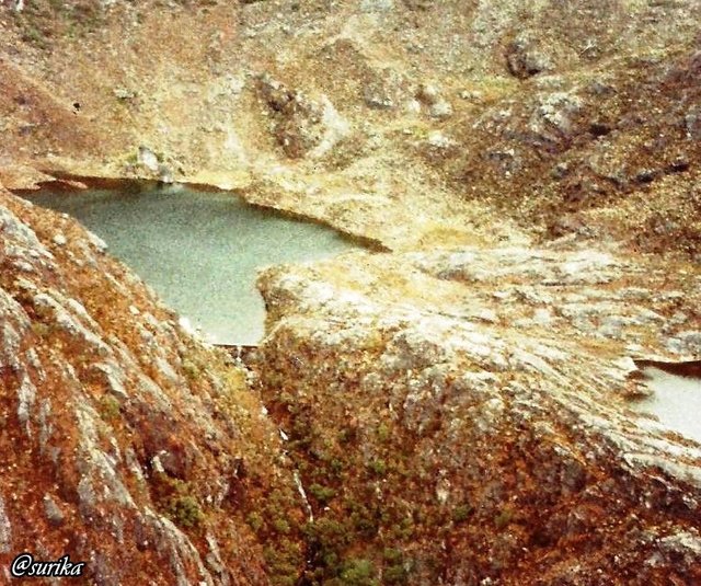 lago entre las montañas de Mérida.jpg