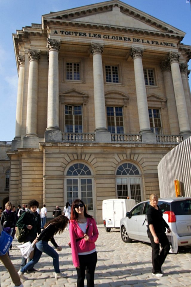 b-EU121023-220437.jpg