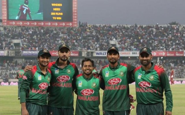 shakib-tamim-mash-161119-02.jpg