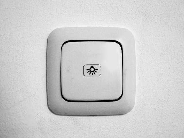 light-switch-1519735_1280.jpg