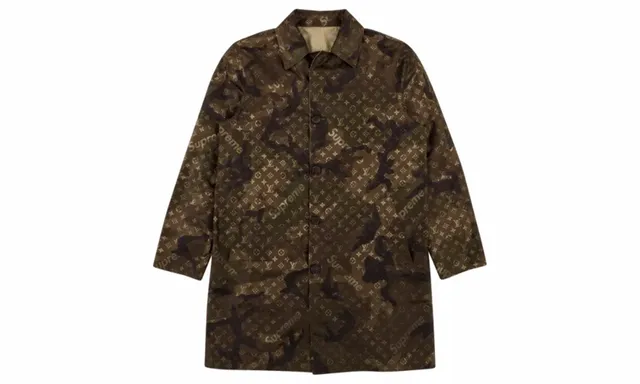 supreme-x-louis-vuitton-reversible-trench-coat-camo.webp