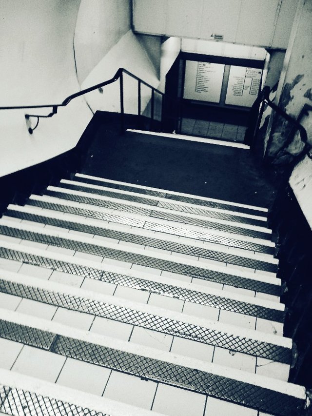London Night Tube Photography B&W Empty Underground Stairs Steemit Meet-up 02022018-21032018.jpg