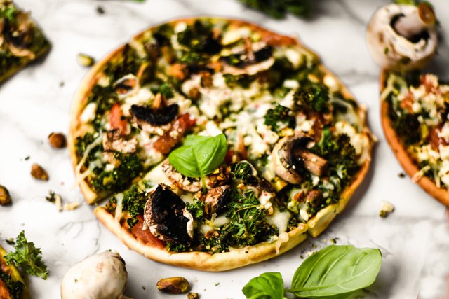 Pistachio+Kale Pesto Pita Pizzas (Vegan)-3-2.jpg