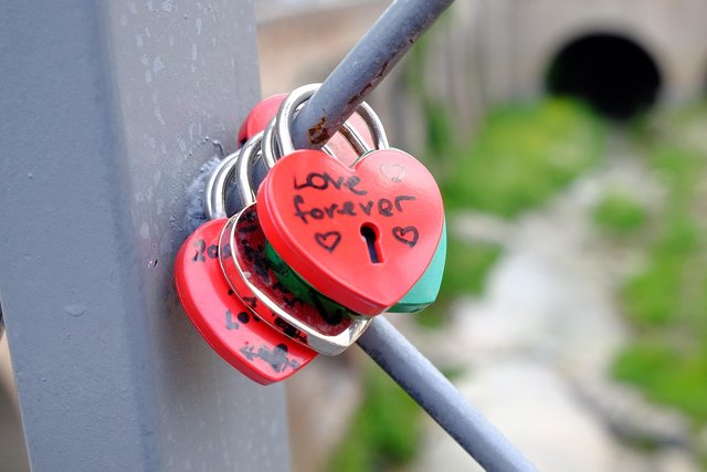 love-4545702_1280.jpg
