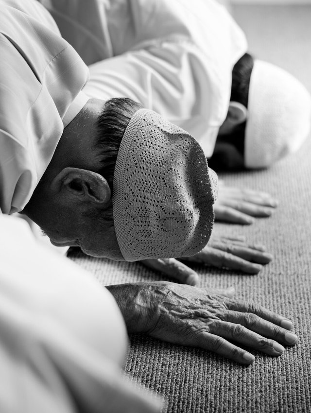 muslim-people-praying-sujud-posture_53876-20959.jpg