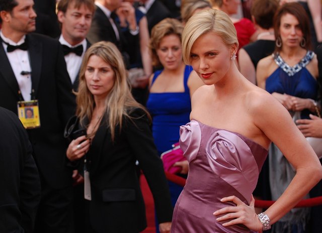 charlize-theron-79562_1280.jpg