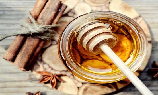 25 Health Benefits of Honey and Cinnamon.jpg