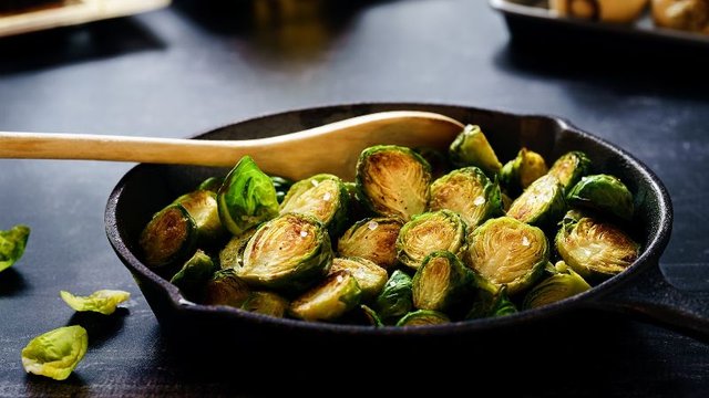 638d7184ac5a0e33e08883d4_FoodFacts-BrusselSprouts.jpg