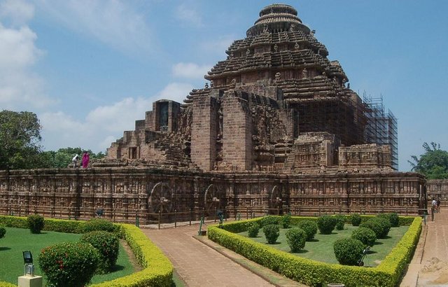 Konark-Sun-Temple 04.jpg