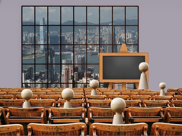 lecture-2044577_640.jpg